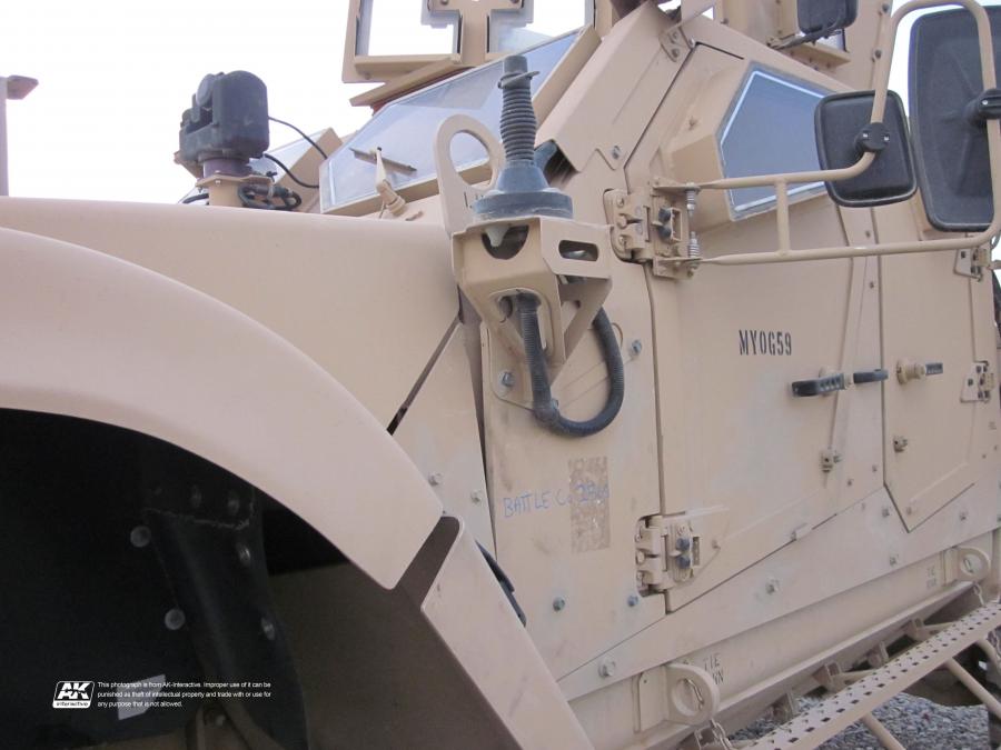 Детали экстерьера Oshkosh M-ATV 2009 года  (фото 9 из 676)